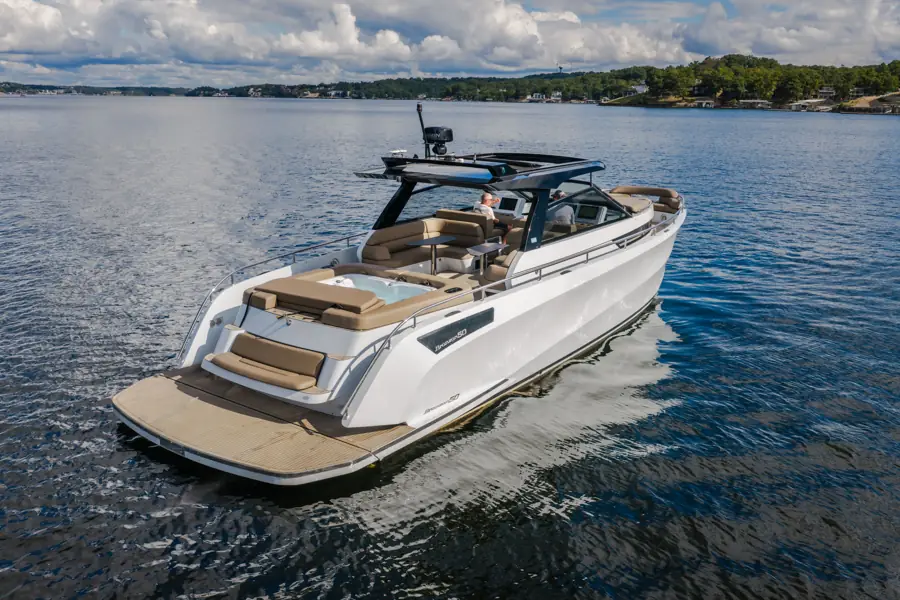 Bronson 50 AquaZen stern and swim platform